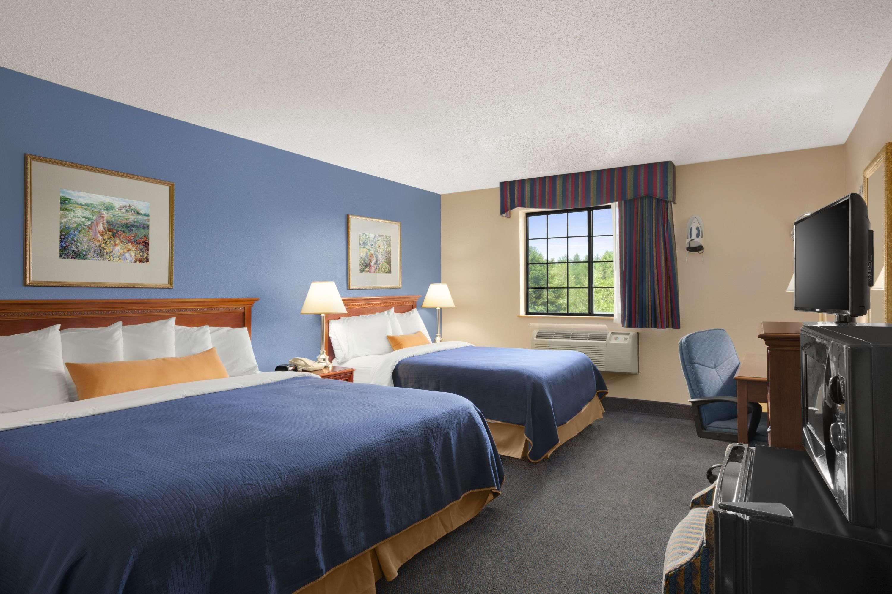 Days Inn By Wyndham Keene Nh Exterior photo